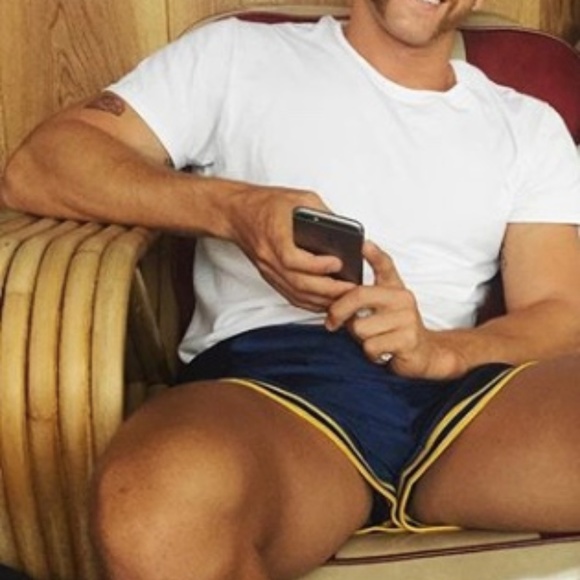 Winter Closet Cleanout! 30% DISCOUNT ON BUNDLES!!!! - Picture 3 of 7